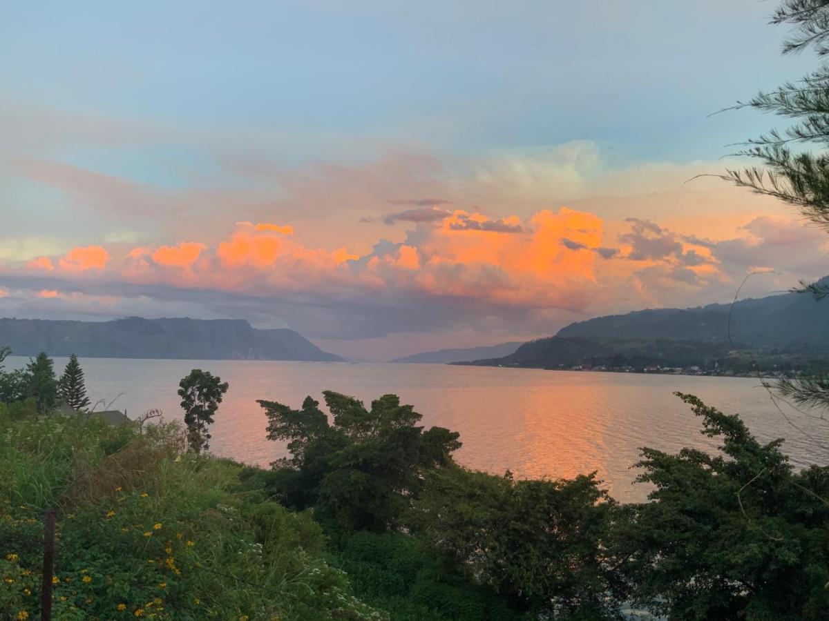 Mario Lakeside Apartments Tuk Tuk Dış mekan fotoğraf